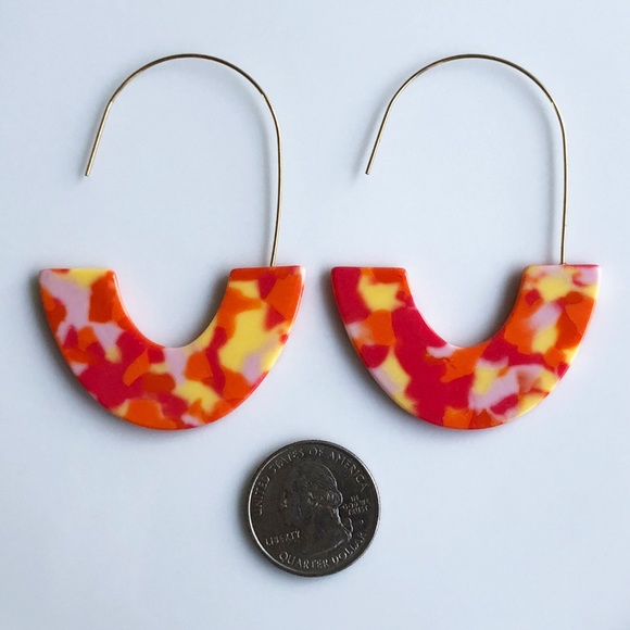 NEW "Azalea" U Acrylic Earrings (candy corn) - Picture 5 of 8